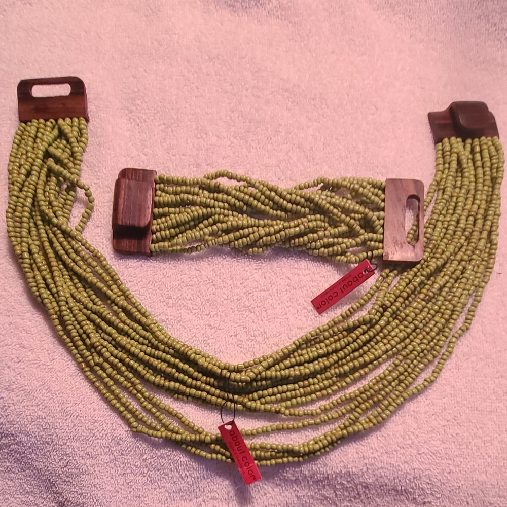 About Color Matching Necklace‎ and Bracelet